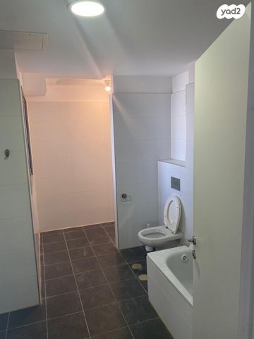 דירה, מעיין 5, נופרים, ראש העין