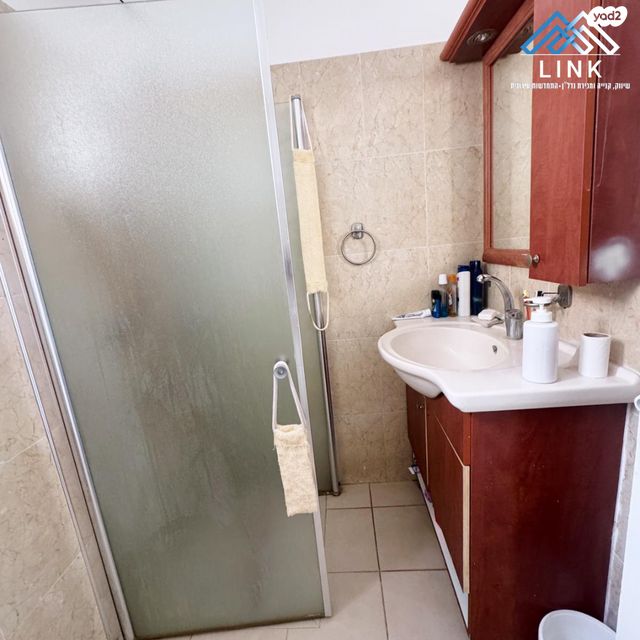 דירה, שרת, שז"ר / דקר, טירת כרמל