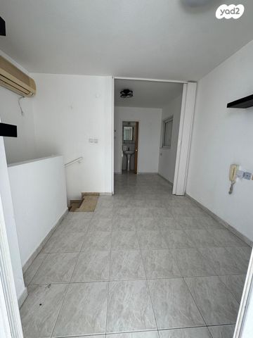 גג/ פנטהאוז, מורדי הגטאות 16, בורוכוב, גבעתיים