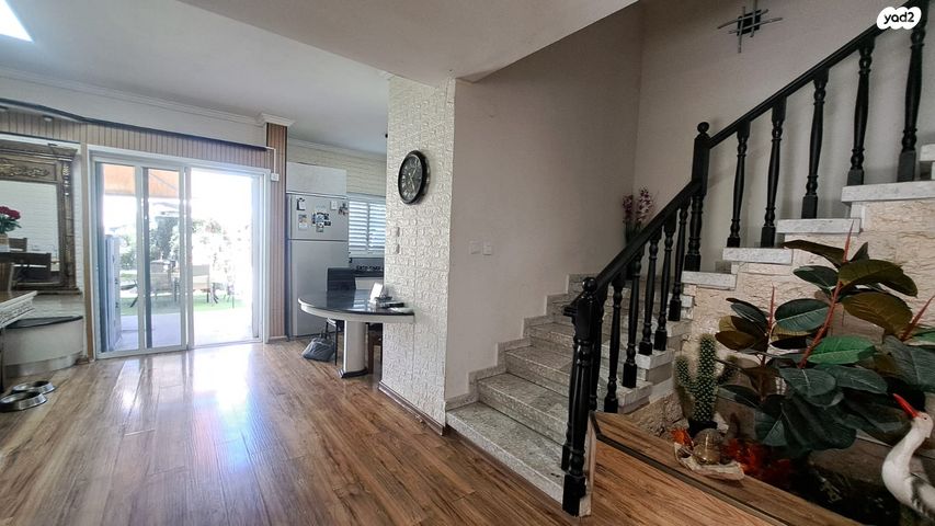 דו משפחתי, שיכוני המזרח, ראשון לציון