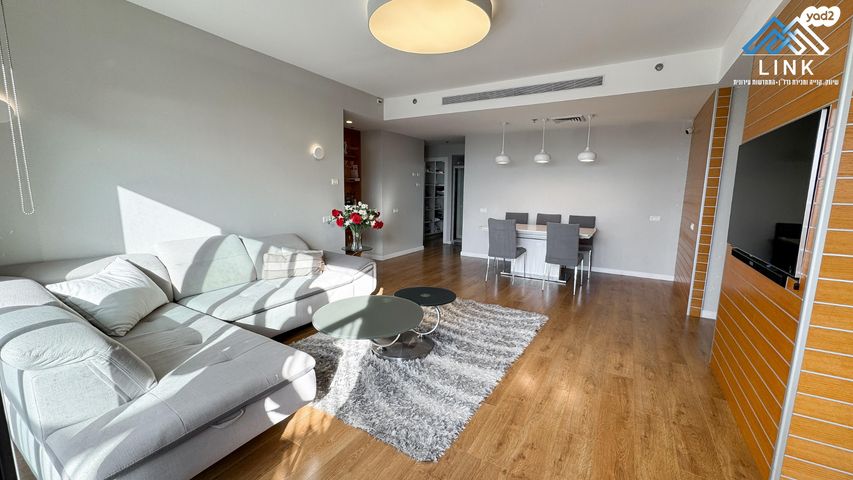 דירה, מלחמת ששת הימים, נווה אליאס, טירת כרמל