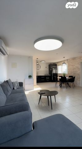 דופלקס, סמטת שיטרית 6, עמידר, טירת כרמל