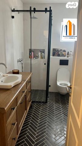 דירת גן, זלמן שניאור, הרצליה