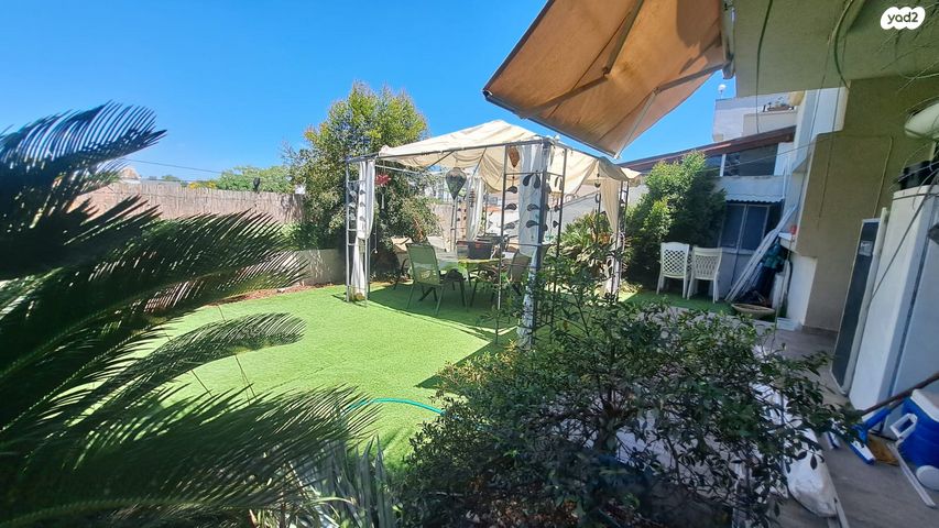 דו משפחתי, שיכוני המזרח, ראשון לציון