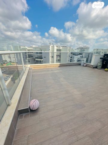 גג/ פנטהאוז, הזמיר, נהריה הירוקה, נהריה