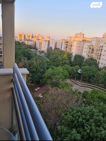 דירה, הר הצופים, רחובות ההולנדית, רחובות