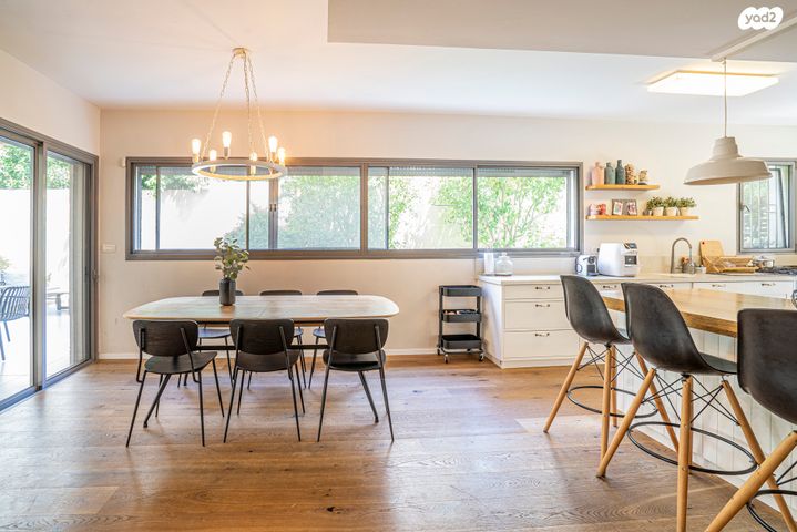 דירת גן, תל יצחק, הוד השרון