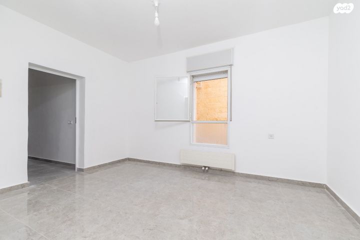 דירת גן, אנוסי משהד 28, ארמון הנציב, תלפיות מזרח, ירושלים