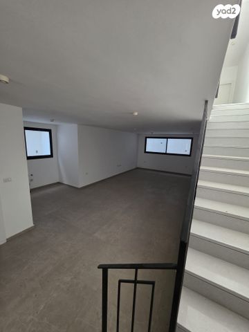 דו משפחתי, כפר יונה