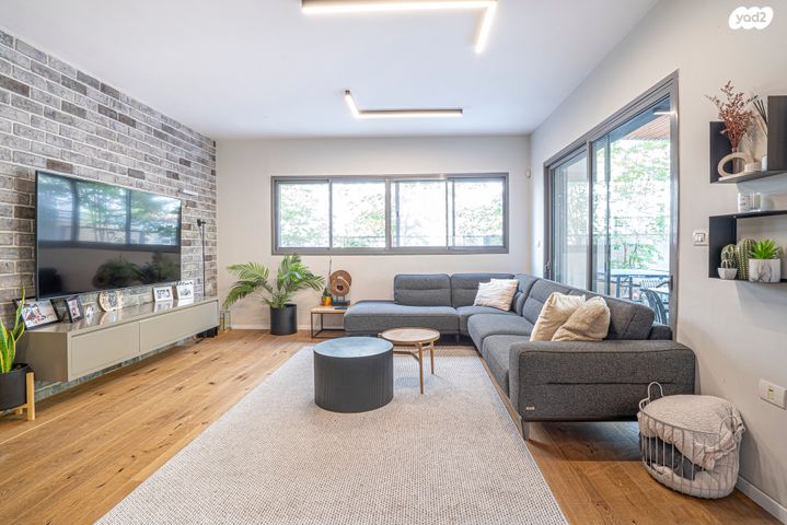 דירת גן, תל יצחק, הוד השרון