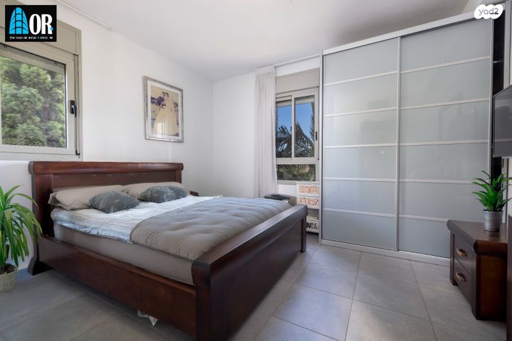 דירה, שדרות מקס ואמפרו שיין, רחובות החדשה, רחובות