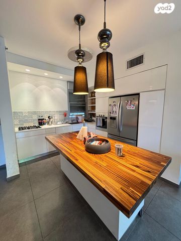 דירה, נווה גן, רמת השרון