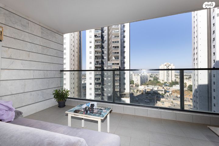 דירה, נאות שמיר, רמלה