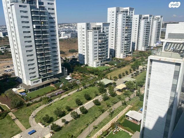 מעיין 5