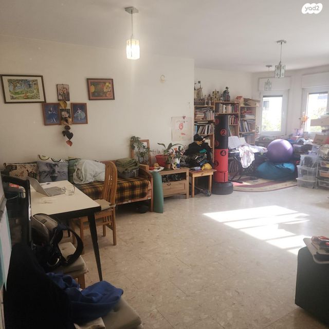 דירה, בן ציון דינור, בית הכרם, רמת בית הכרם, ירושלים