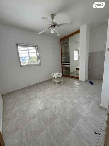 גג/ פנטהאוז, מורדי הגטאות 16, בורוכוב, גבעתיים