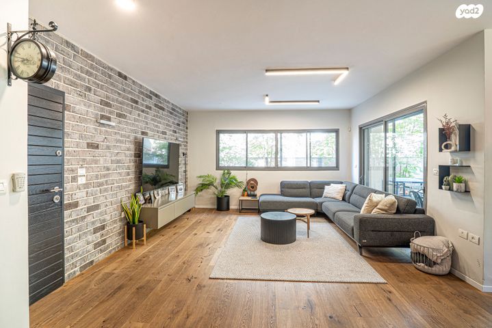 דירת גן, תל יצחק, הוד השרון