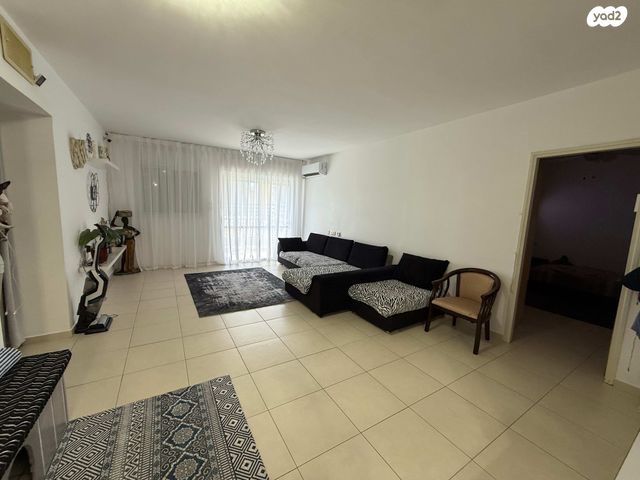 דירה, הר הצופים, רחובות ההולנדית, רחובות