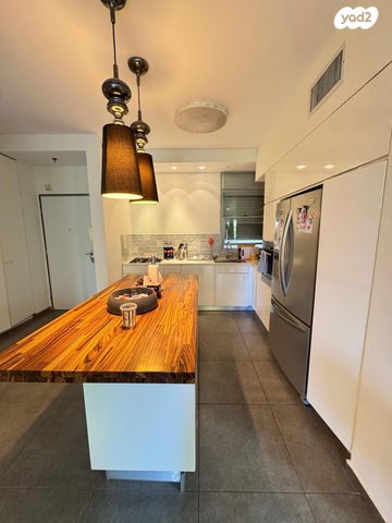 דירה, נווה גן, רמת השרון