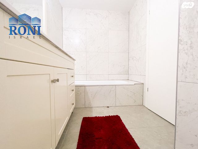 דירה, יצחק שדה, בת ים