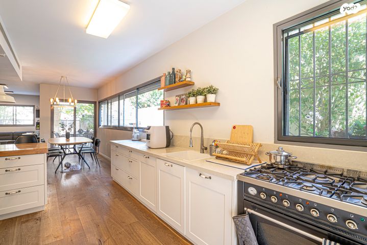 דירת גן, תל יצחק, הוד השרון