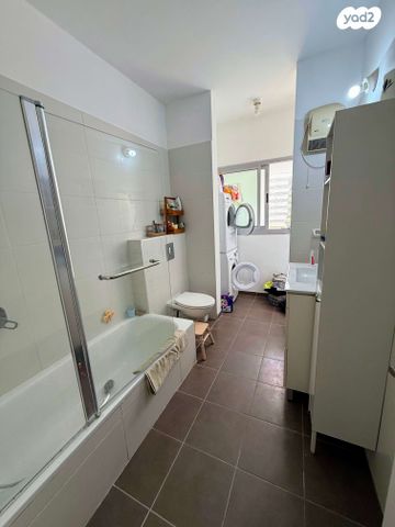 דירה, דובה ויצחק שיינפיין 30, כפר סבא הירוקה, כפר סבא