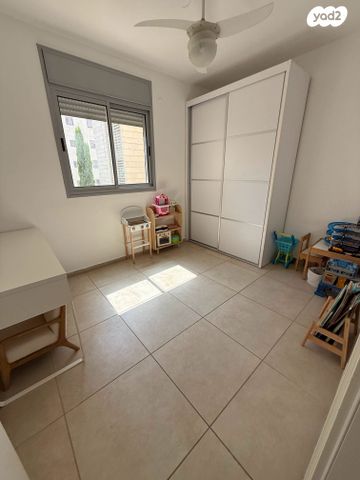 דירה, דובה ויצחק שיינפיין 30, כפר סבא הירוקה, כפר סבא