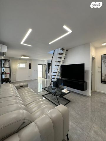 גג/ פנטהאוז, האשל, רמות יצחק, נשר