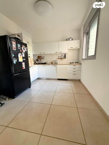 דירה, דובה ויצחק שיינפיין 30, כפר סבא הירוקה, כפר סבא