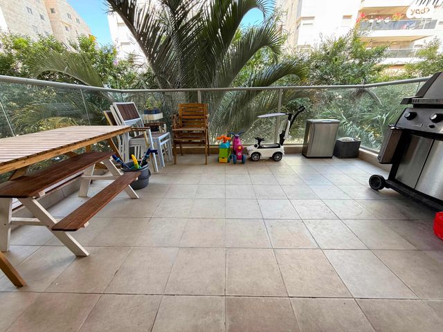 דירה, דובה ויצחק שיינפיין 30, כפר סבא הירוקה, כפר סבא