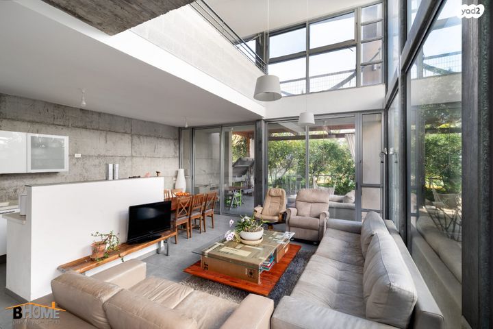 שושנת העמקים 25