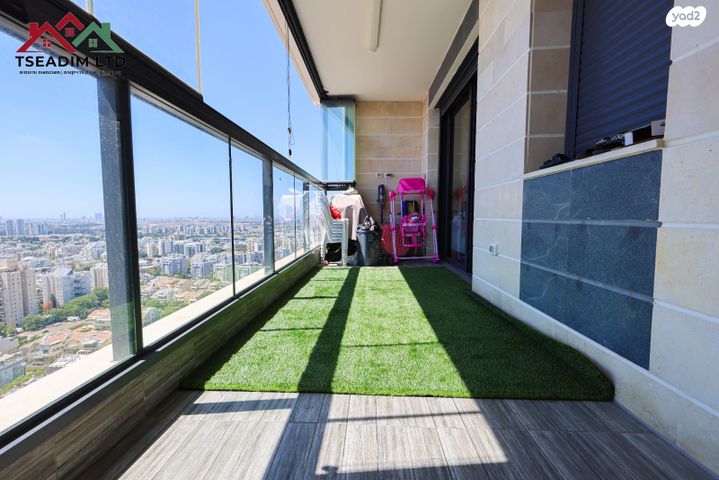 דירה, רמב"ם, ראשון לציון