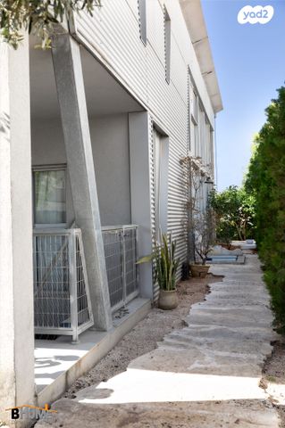 דו משפחתי, שושנת העמקים 25, רמת אמיר, קדימה צורן