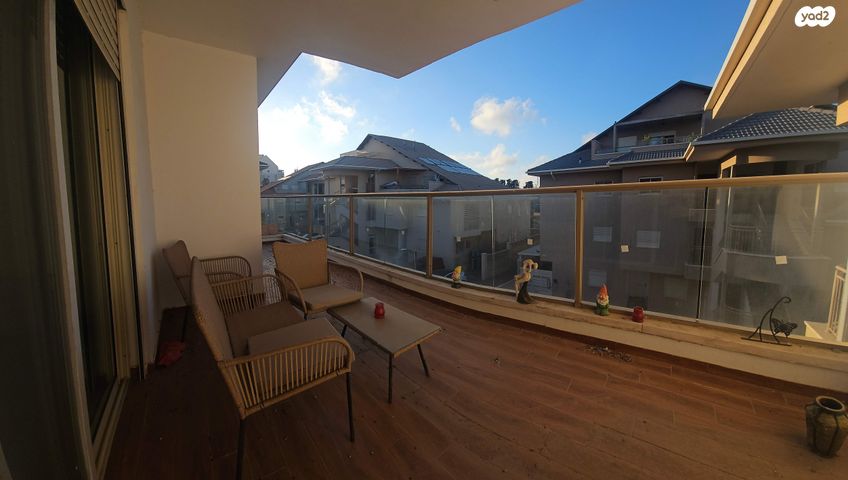 דופלקס, איסר הראל, כוכב הצפון, נתניה