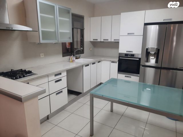 דירה, עמיחי פאגלין, אזורי חן, גימל החדשה, תל אביב יפו