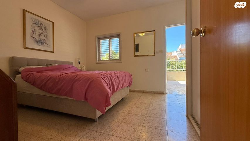 דירה, הקוממיות, רעננה