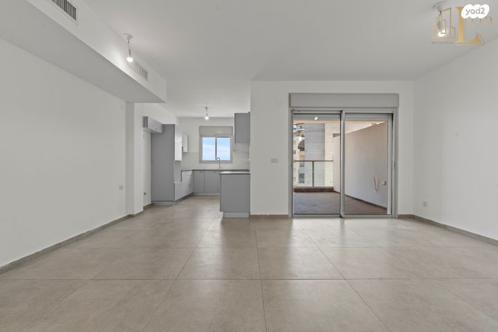 דירה, רחובות הצעירה, רחובות