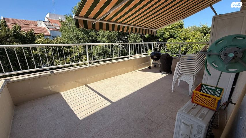 דירה, הקוממיות, רעננה