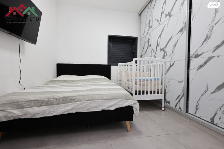 דירה, רמב"ם, ראשון לציון