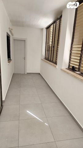 דירה, עמנואל