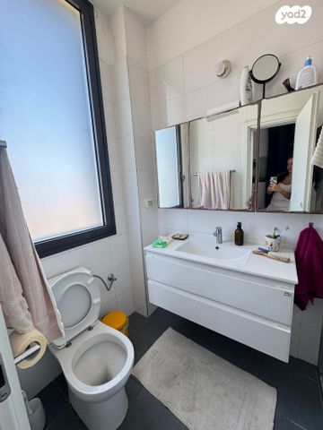 דירה, נווה גן, רמת השרון