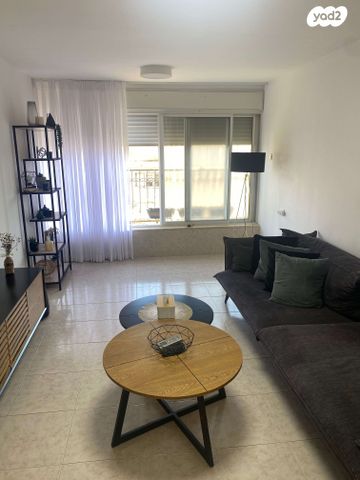 דירה, דוד המלך 21, האצטדיון, טבריה