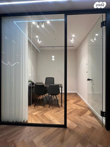 משרדים, הנופר 2, אזור תעשייה קרית אתגרים, רעננה