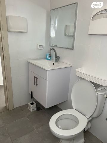 משרדים, בני עטרות, בני עטרות