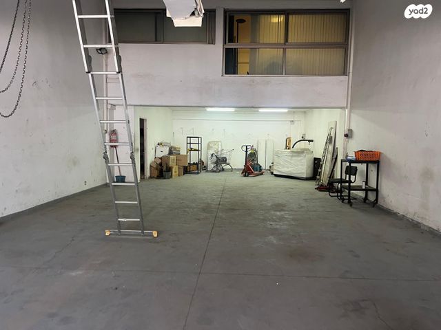 חנויות/ שטח מסחרי, הפלד 1, אזור תעשיה א, חולון