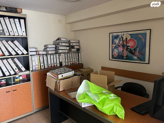 חנויות/ שטח מסחרי, הפלד 1, אזור תעשיה א, חולון