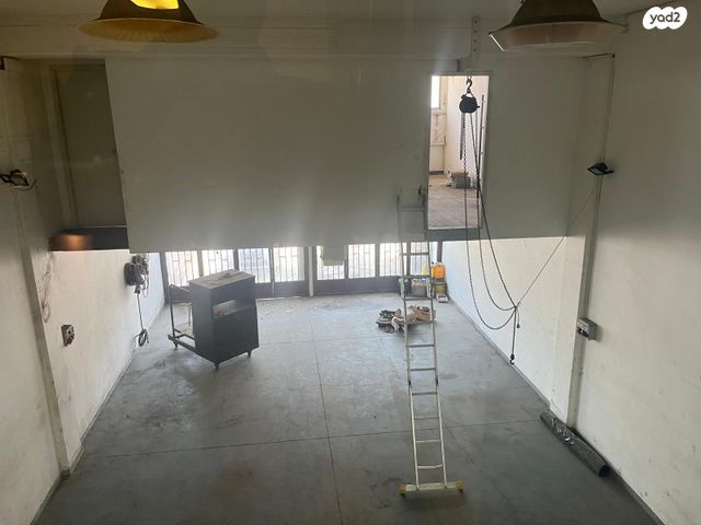 חנויות/ שטח מסחרי, הפלד 1, אזור תעשיה א, חולון