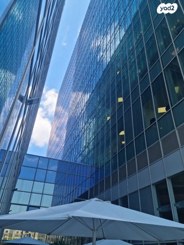 חנויות/ שטח מסחרי, דרך מנחם בגין 150, מונטיפיורי, הרכבת, תל אביב יפו