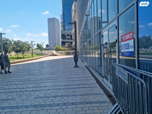 חנויות/ שטח מסחרי, דרך מנחם בגין 150, מונטיפיורי, הרכבת, תל אביב יפו