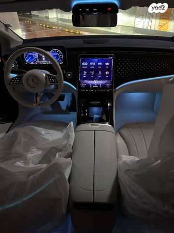 מודעת רכב מרצדס-בנץ EQE